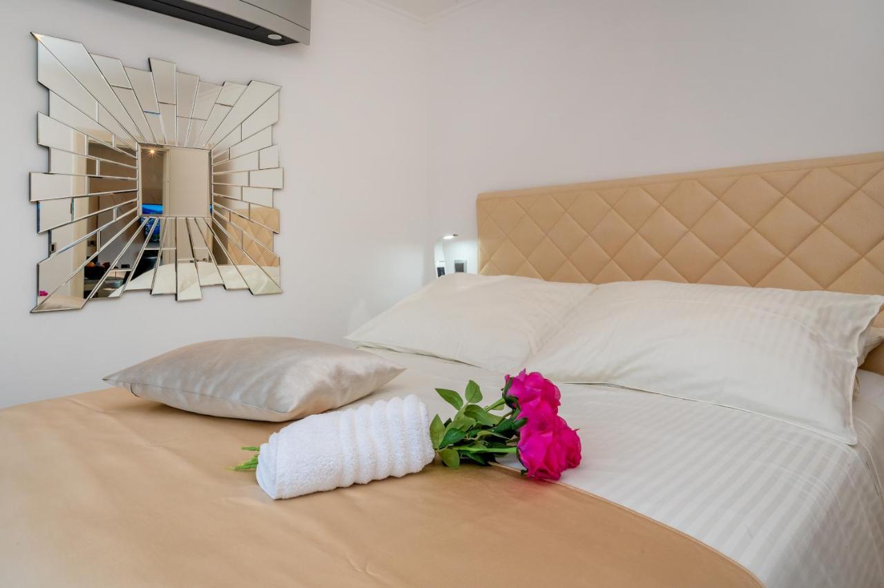 Uniquely Designed Villa Ivana With Outdoor Jacuzzi Nearby The Pebble Banje Beach At The Island Of Solta Rogač Esterno foto