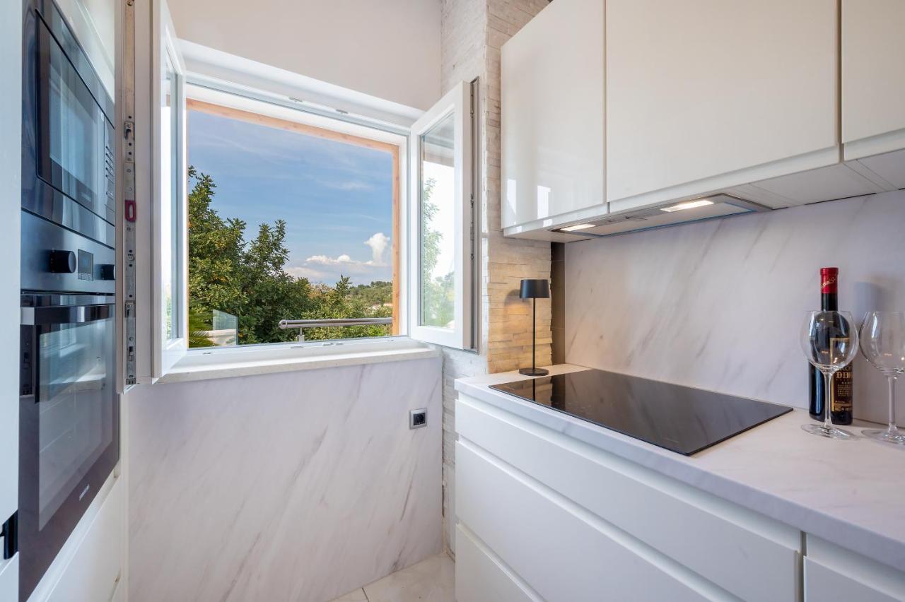 Uniquely Designed Villa Ivana With Outdoor Jacuzzi Nearby The Pebble Banje Beach At The Island Of Solta Rogač Esterno foto