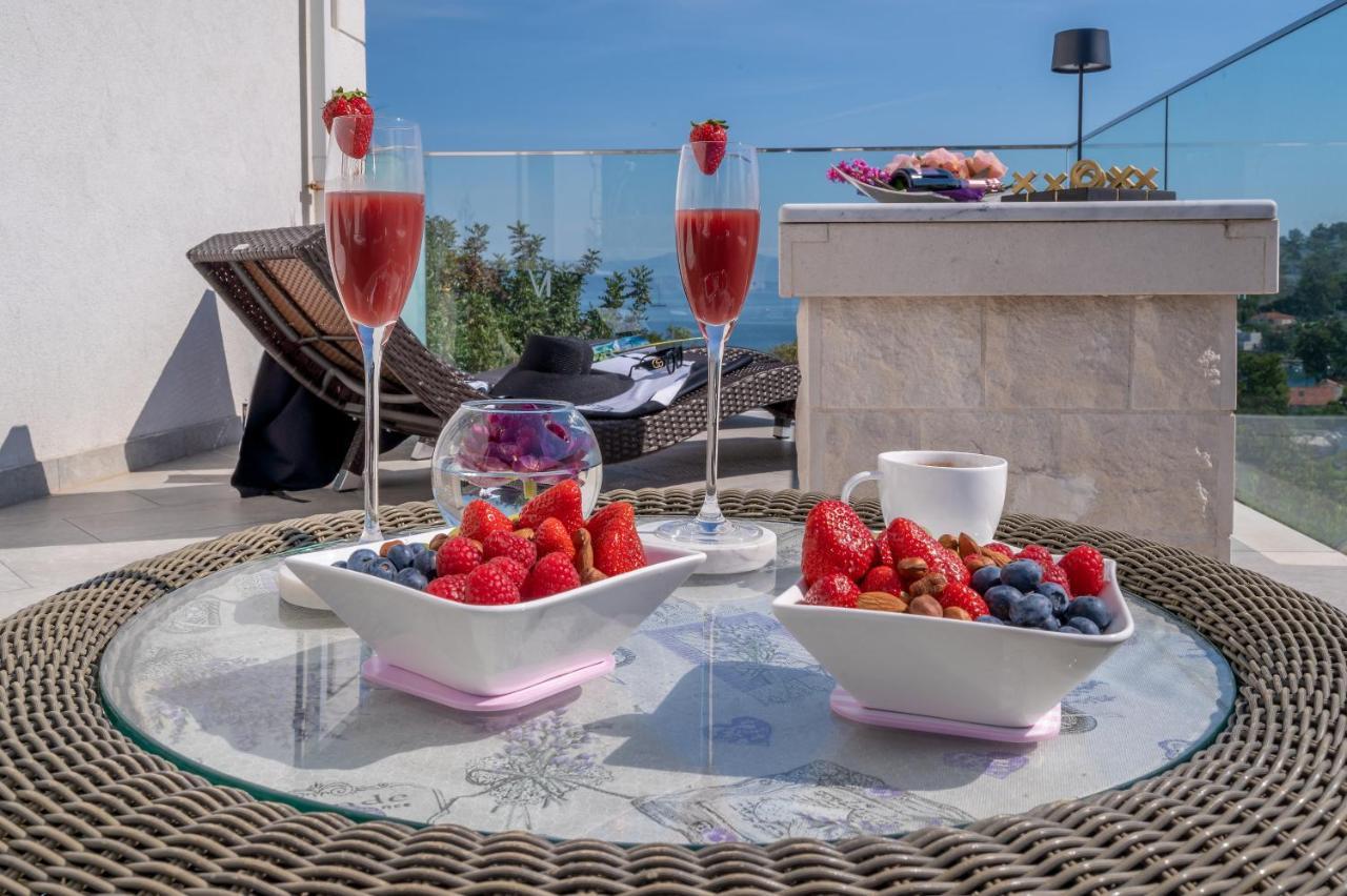 Uniquely Designed Villa Ivana With Outdoor Jacuzzi Nearby The Pebble Banje Beach At The Island Of Solta Rogač Esterno foto