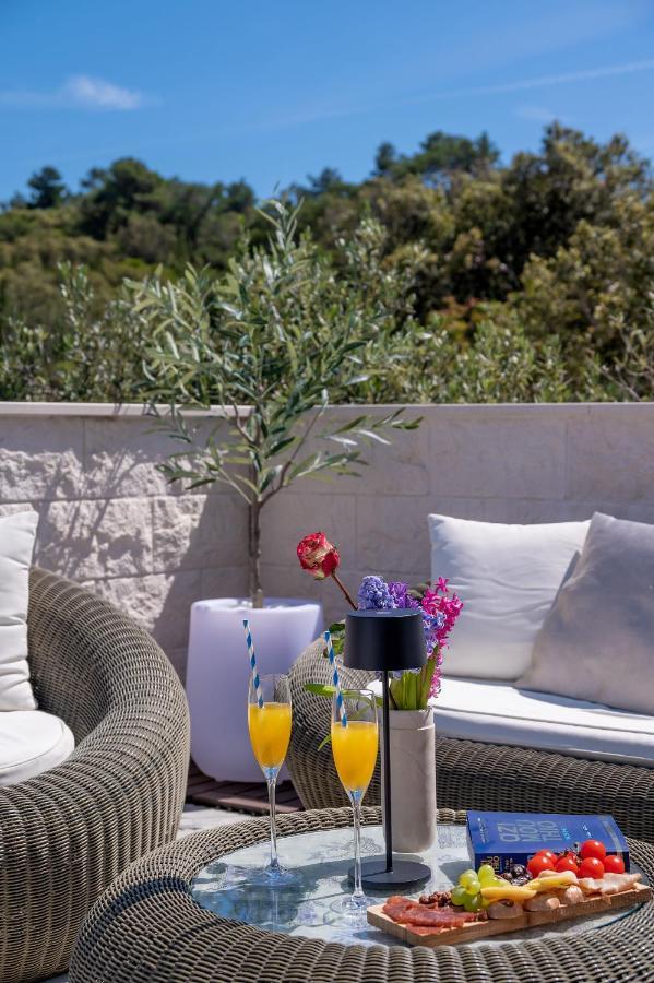 Uniquely Designed Villa Ivana With Outdoor Jacuzzi Nearby The Pebble Banje Beach At The Island Of Solta Rogač Esterno foto
