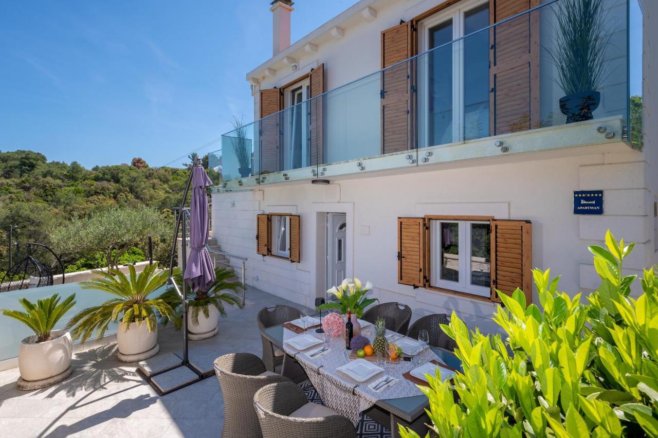 Uniquely Designed Villa Ivana With Outdoor Jacuzzi Nearby The Pebble Banje Beach At The Island Of Solta Rogač Esterno foto